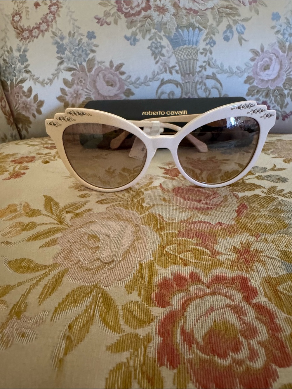 Roberto Cavalli White Cat-Eye Sunglasses with Brown Gradient Lenses